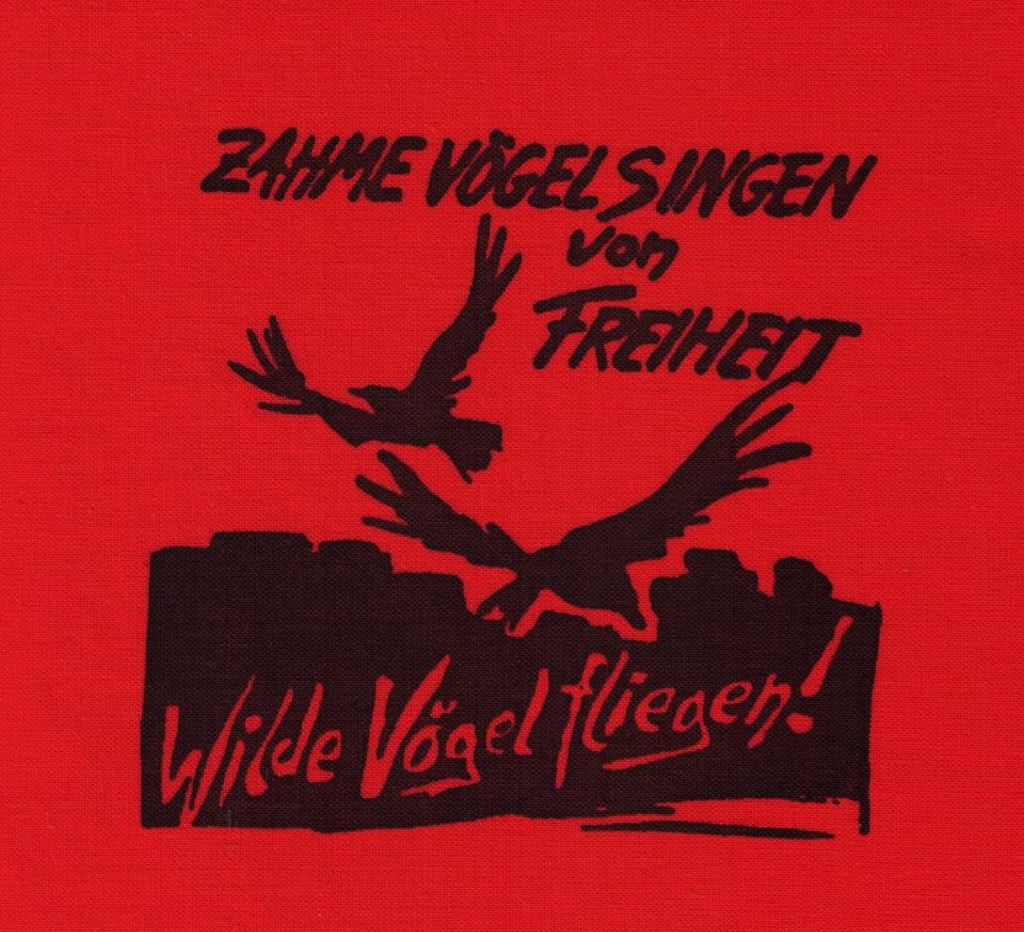 Zahme Vögel Singen Von Freiheit Wilde Vögel Fliegen Tattoo Erschwingliche Waren Zahme Vögel singen von Freiheit wilde Fliegen
